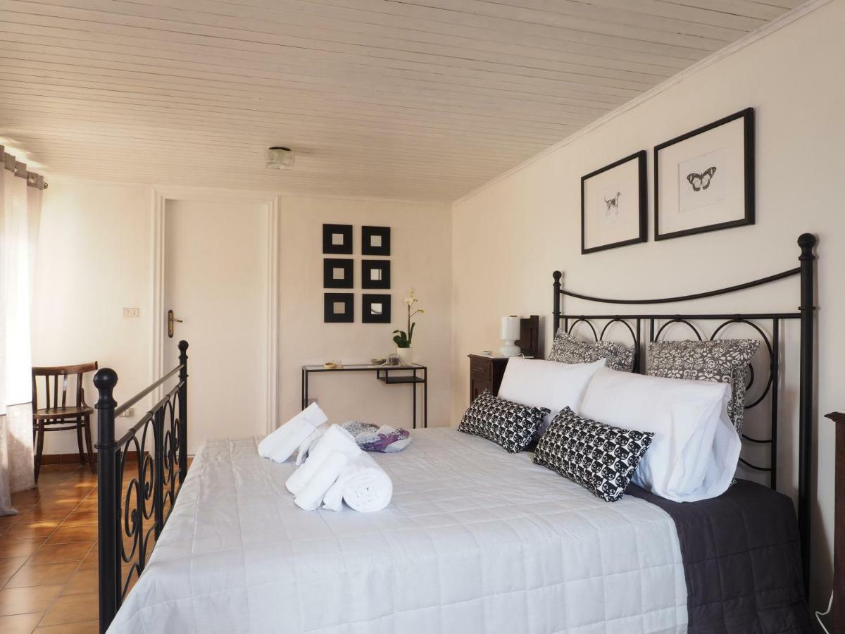 Domus Tua Bed & Breakfast Pietrelcina Bagian luar foto